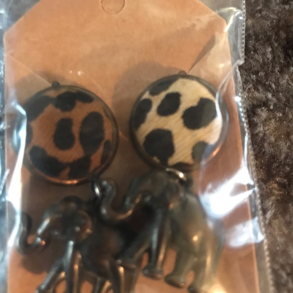 Elephant earrings - Picture 3 of 4